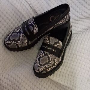 Circus by Sam Edelman Women's Snakeskin Print Loafers Chunky Sole 6.5
